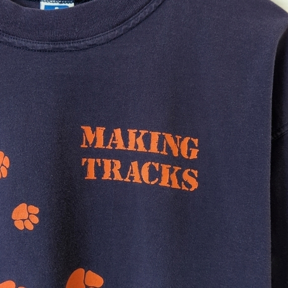 Russell 90's Vintage Making Tracks Paw Prints Short Sleeve Crewneck Tee Navy L - Picture 3 of 12